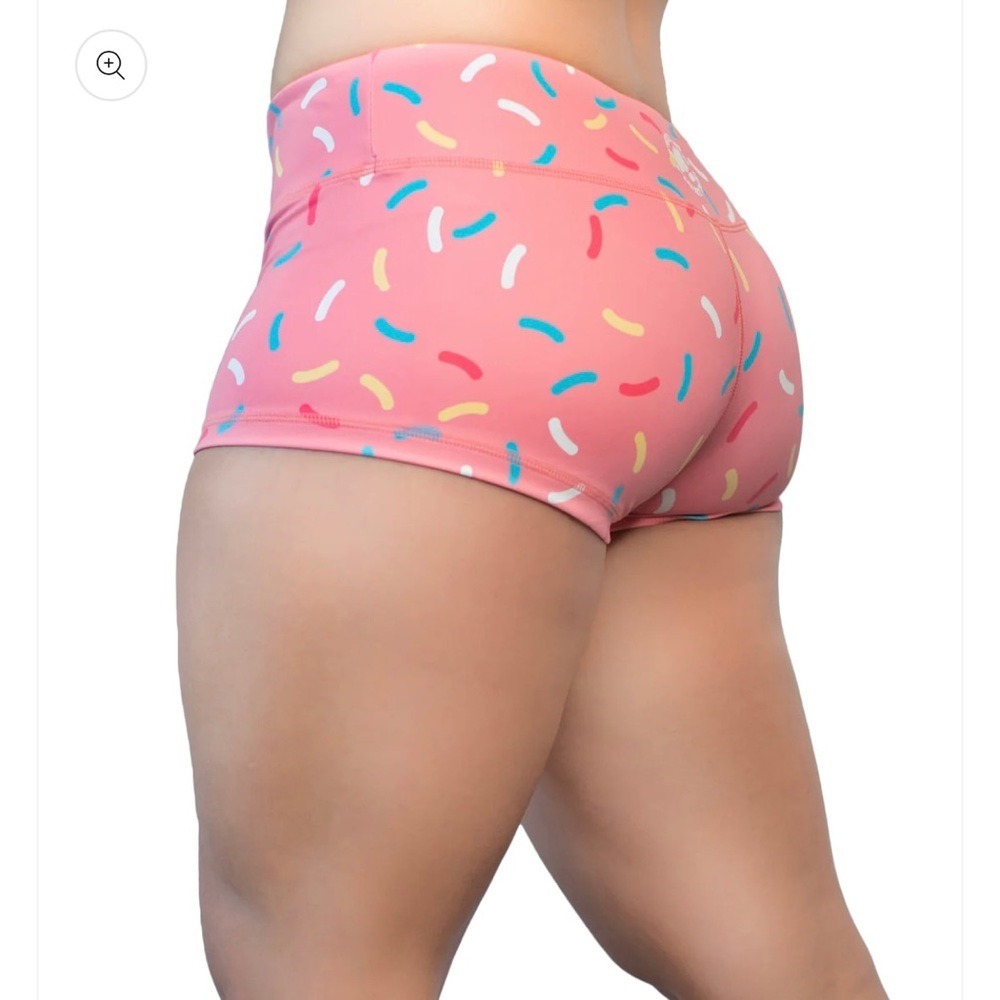 Feed Me Fight Me Sprinkle Print Athletic Shorts Womens Medium Pink Excellent - Picture 6 of 9